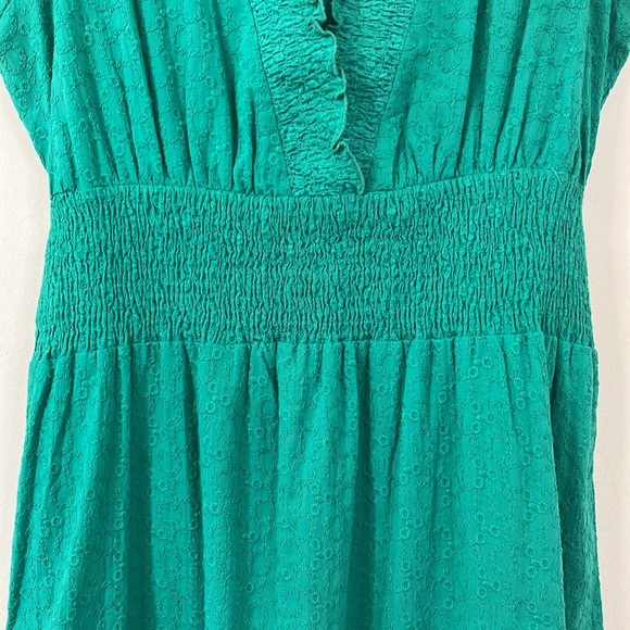 BCBG Paris Green V-Neck Cap Sleeve Tie Back Knee Length Dress 2 - Picture 6 of 11